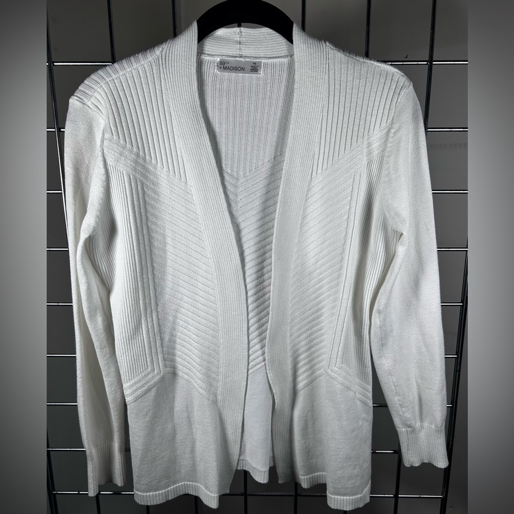89th & Madison White Cardigan Sweater Open Front. Size PS